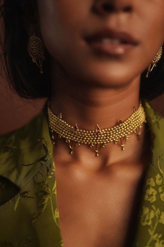 ANGIRA  NECKPIECE