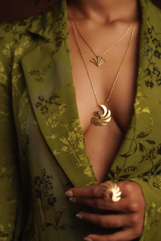 GRACE & GRIFFIN NECK LAYER