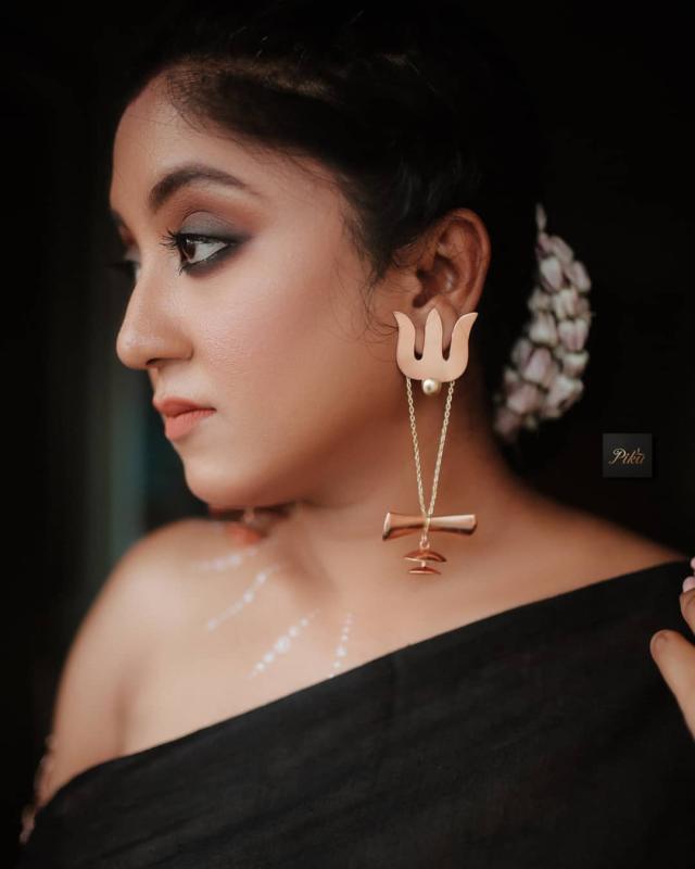 TRISHUL DEJHOOR EARRINGS